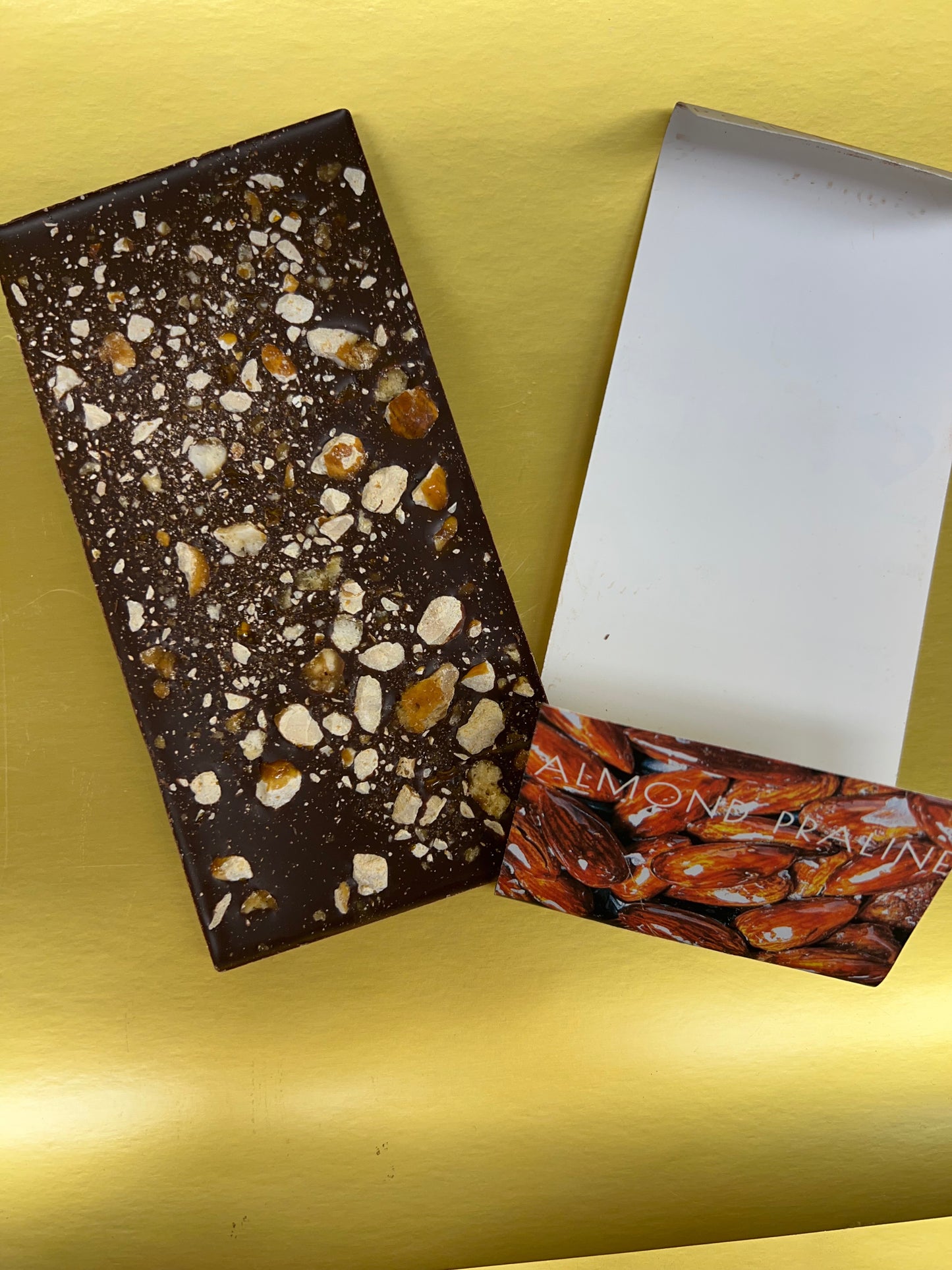 70% Almond Praline bar